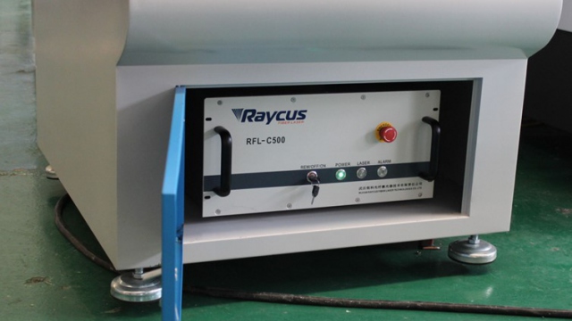 fiber laser 3 zdroj RAYCUS Fiber Laser